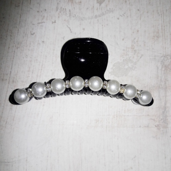 Crystal & Ivory Pearl Black Claw Hair Clip - Picture 5 of 8